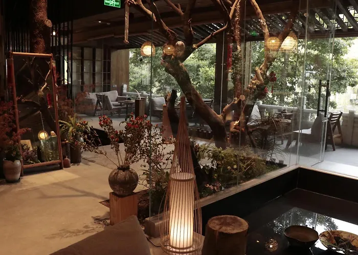 Shishe Spring Designer Homestay